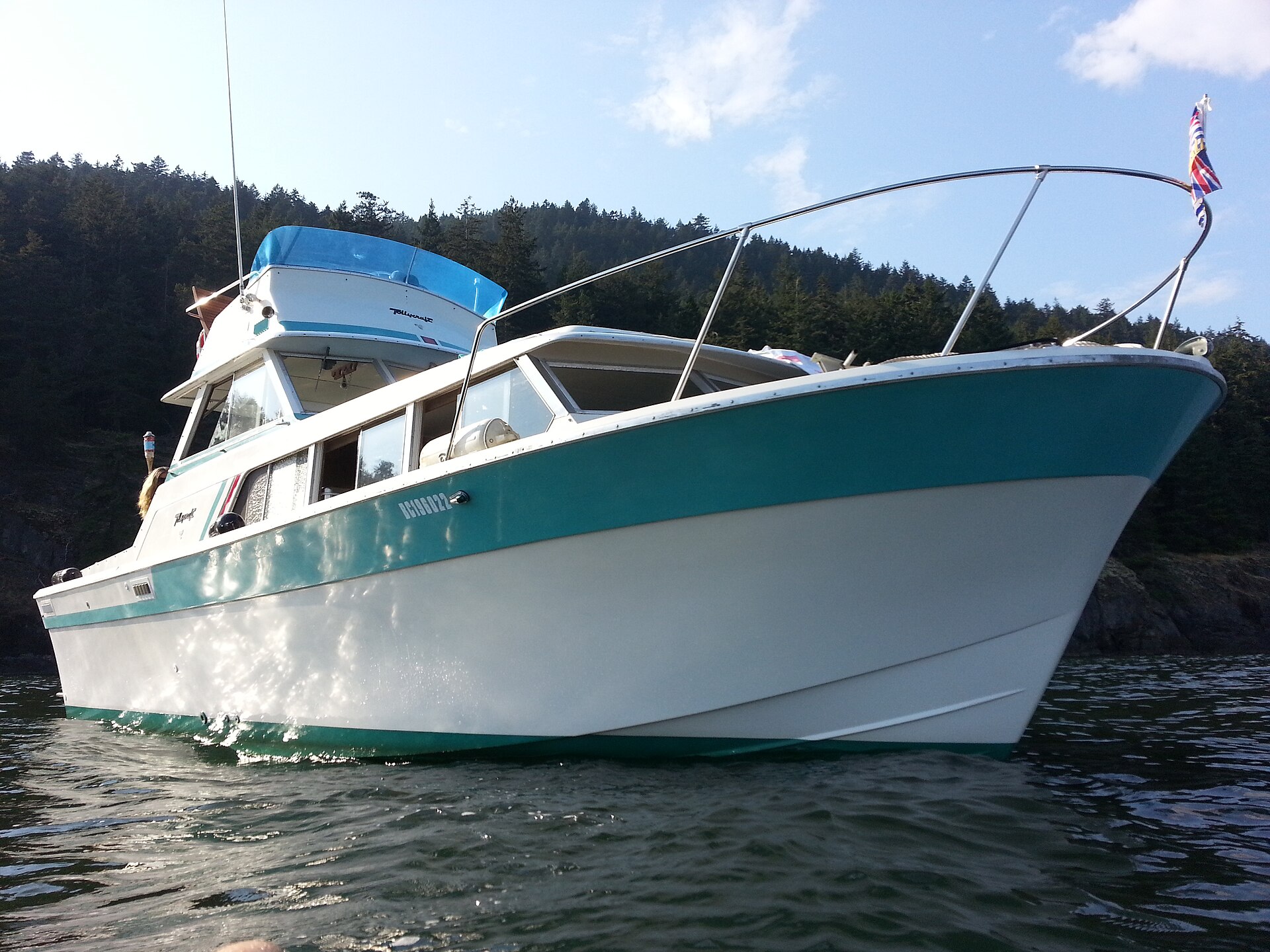 Electric retrofit of a 1973 Tollycraft motor yacht